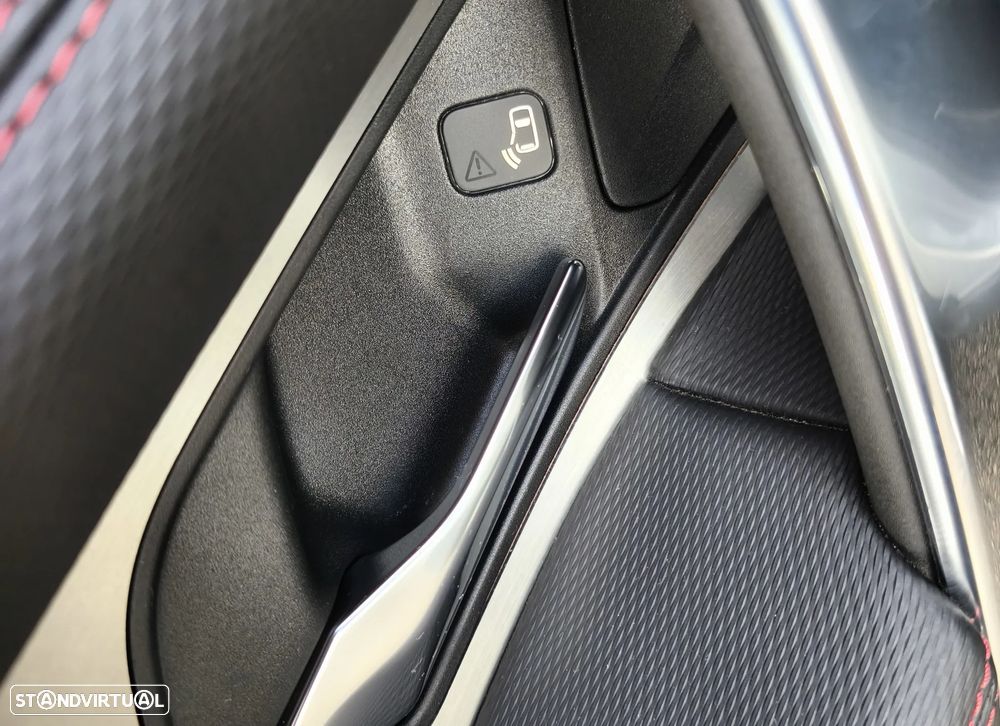 Land Rover Discovery Sport - 26