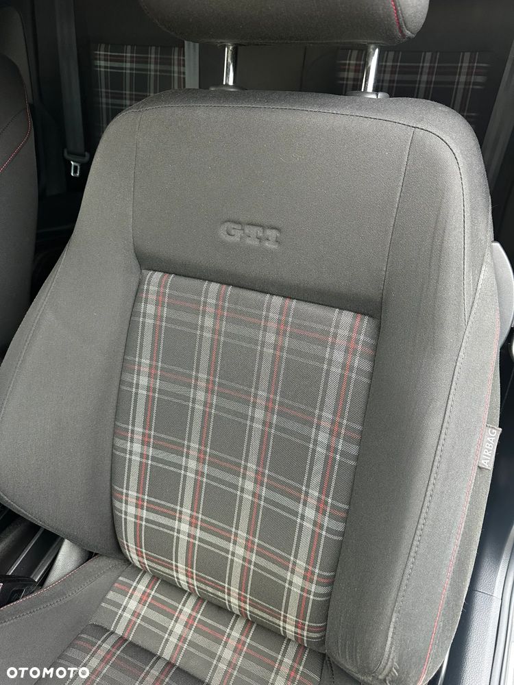 Volkswagen Polo 1.4 TSI GTI DSG - 23