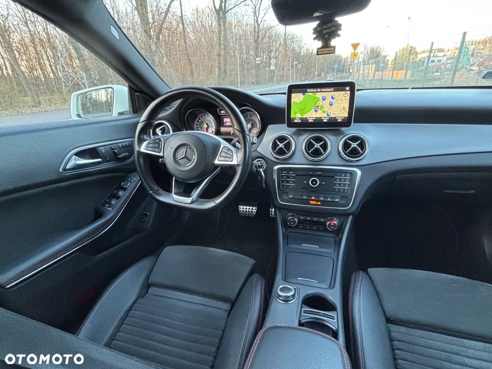 Mercedes-Benz CLA 250 4-Matic AMG Line - 22