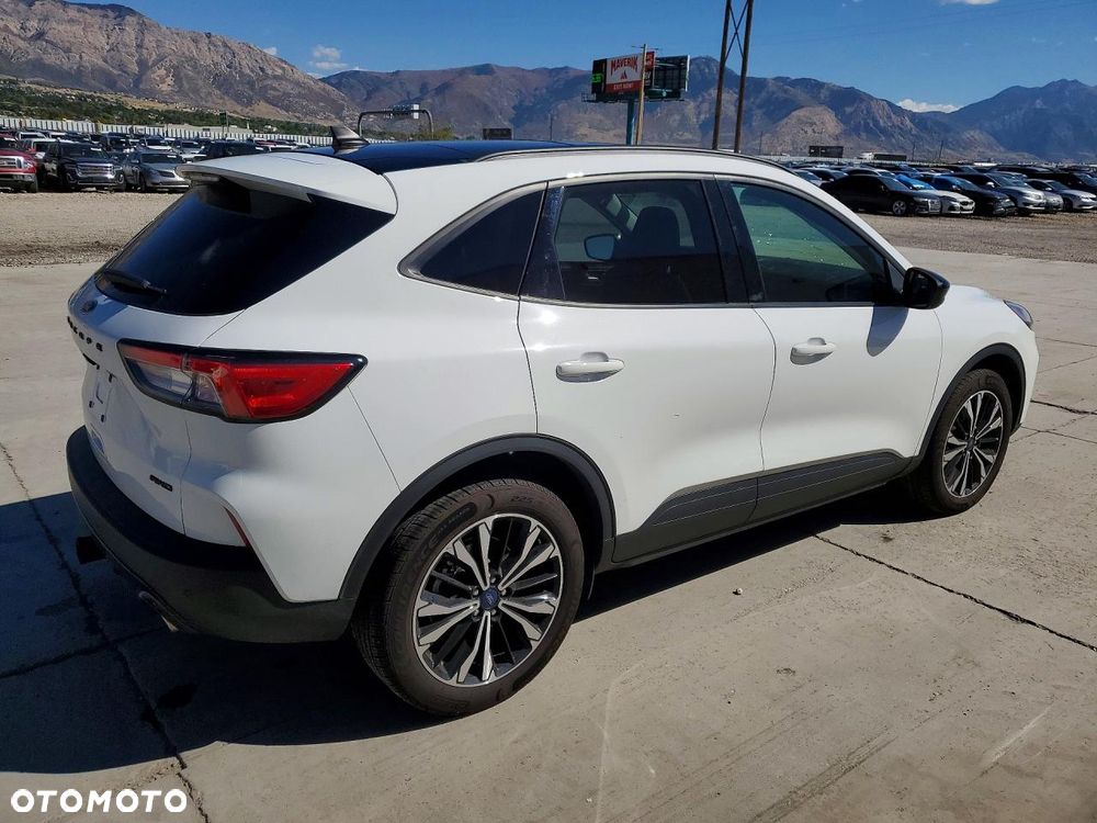 Ford Escape 2022 photo 3