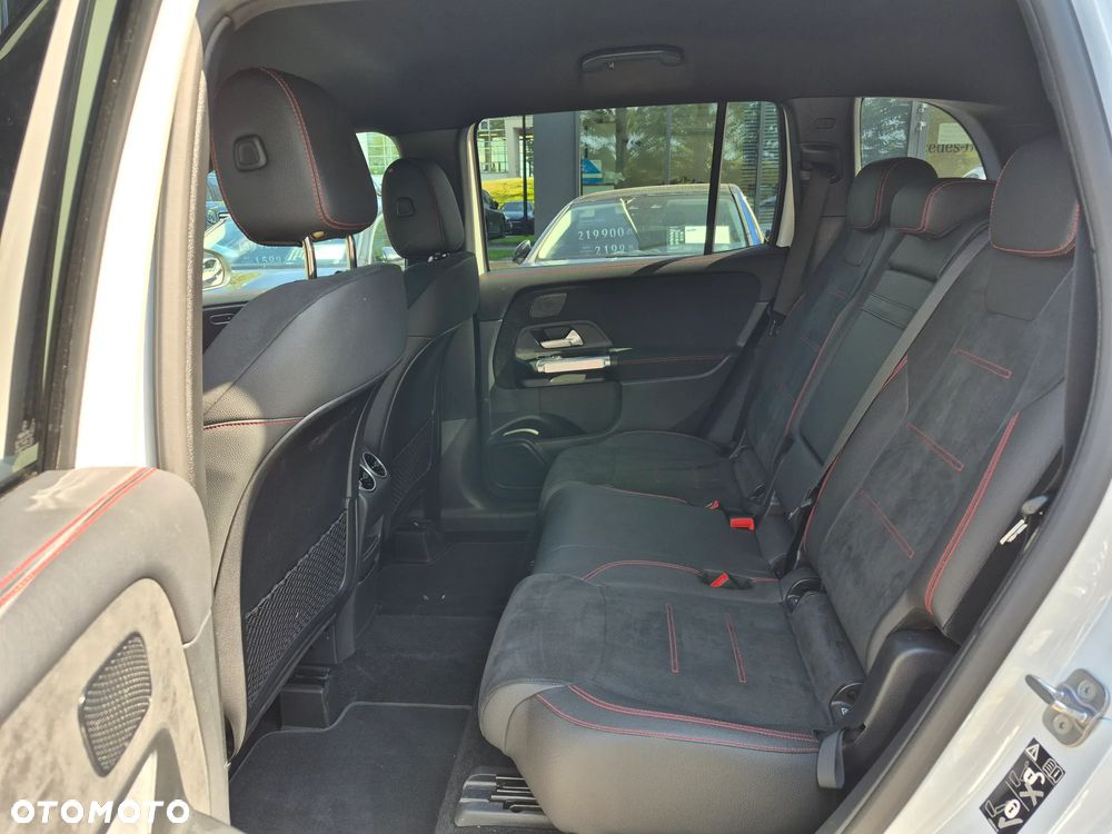 Mercedes-Benz GLB 200 7G-DCT - 21