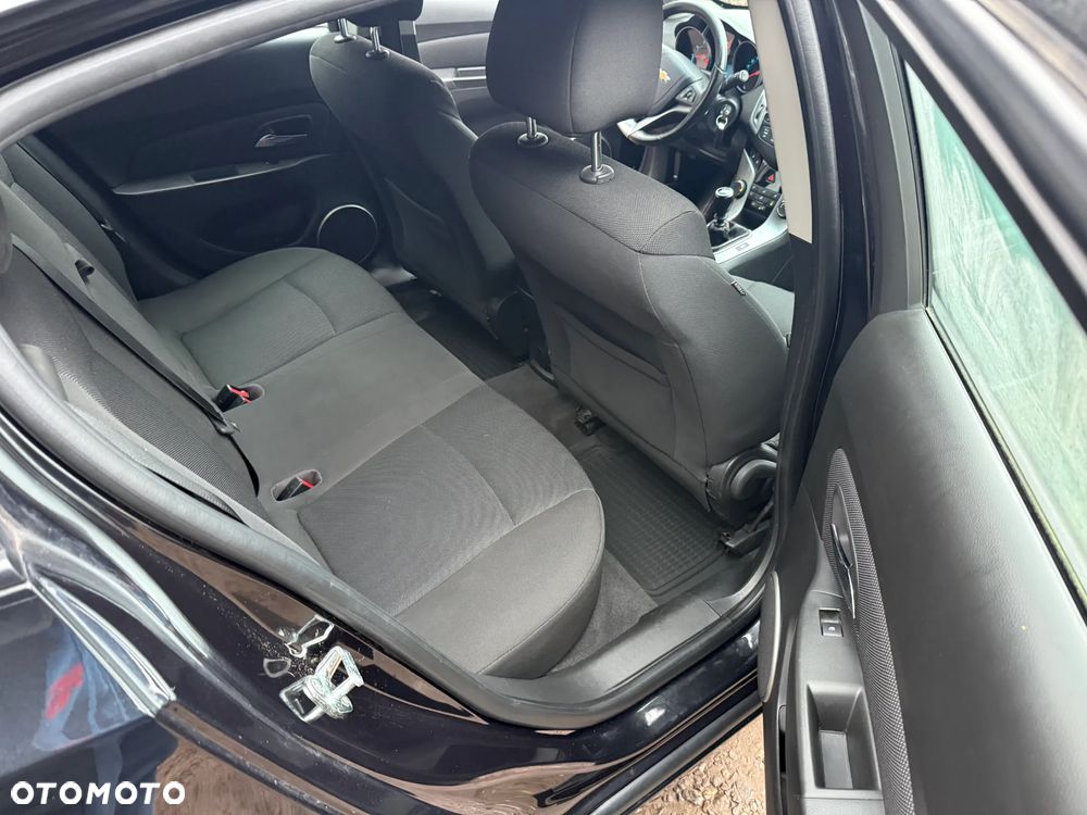 Chevrolet Cruze 1.6 LT - 16
