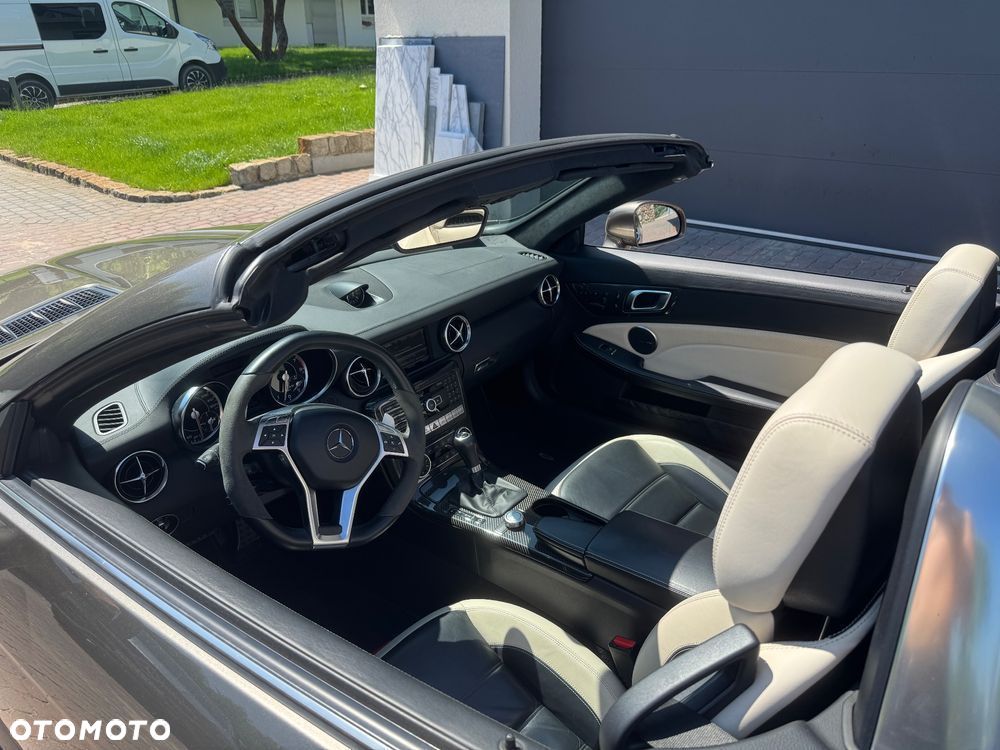 Mercedes-Benz SLK 55 AMG - 13