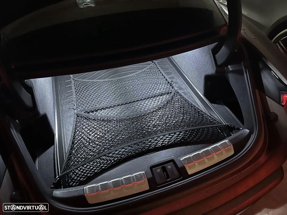 Porsche Taycan Turbo S - 16