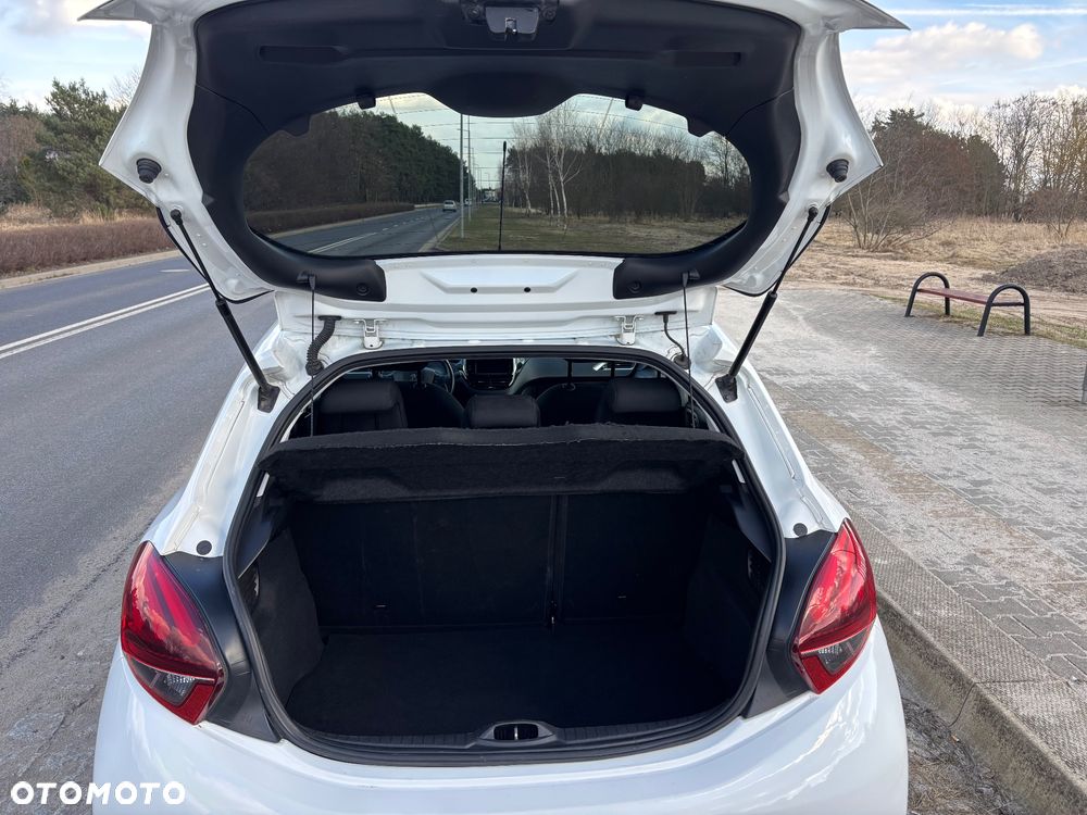Peugeot 208 1.2 PureTech Style - 11