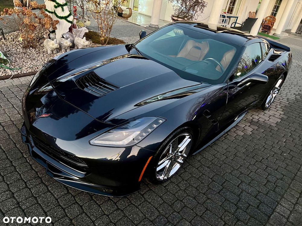 Chevrolet Corvette - 4
