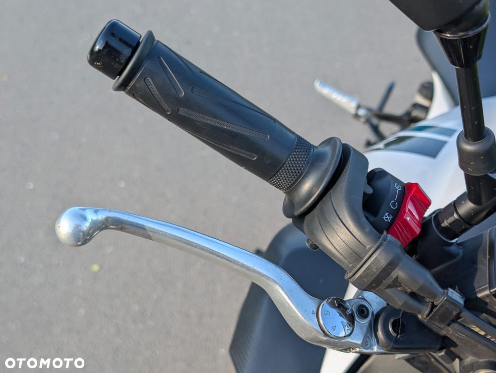 Yamaha MT - 22