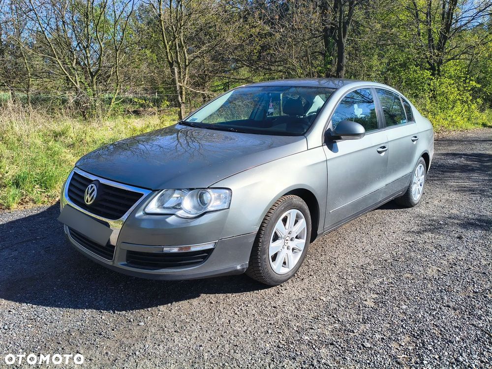 Volkswagen Passat 1.9 TDI DPF Comfortline - 1
