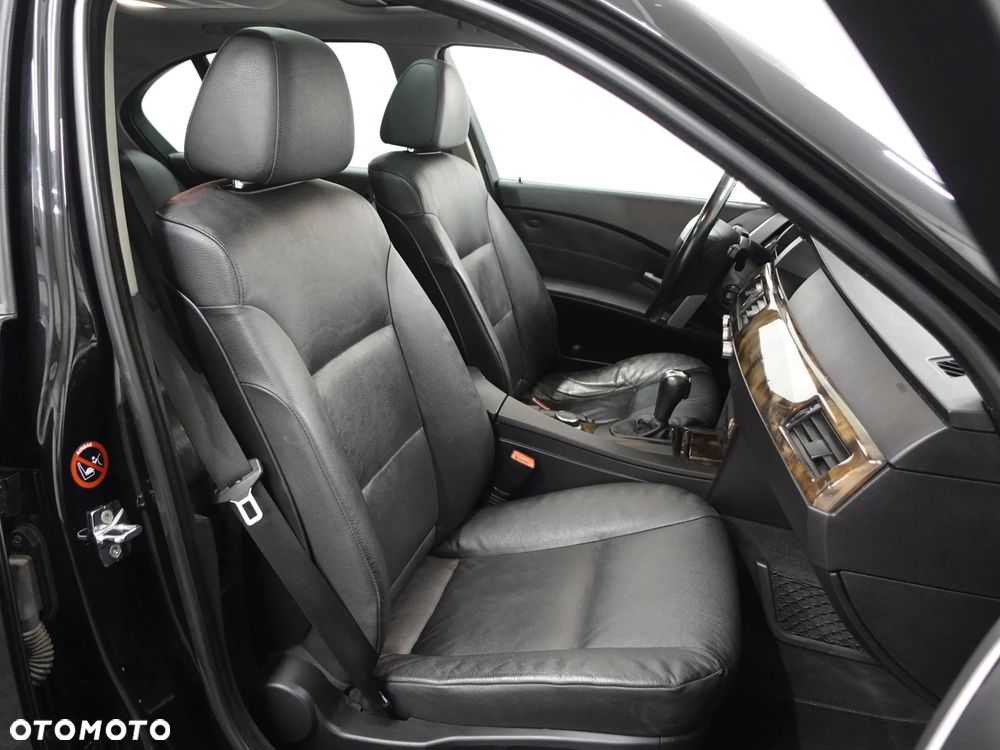 BMW Seria 5 - 25