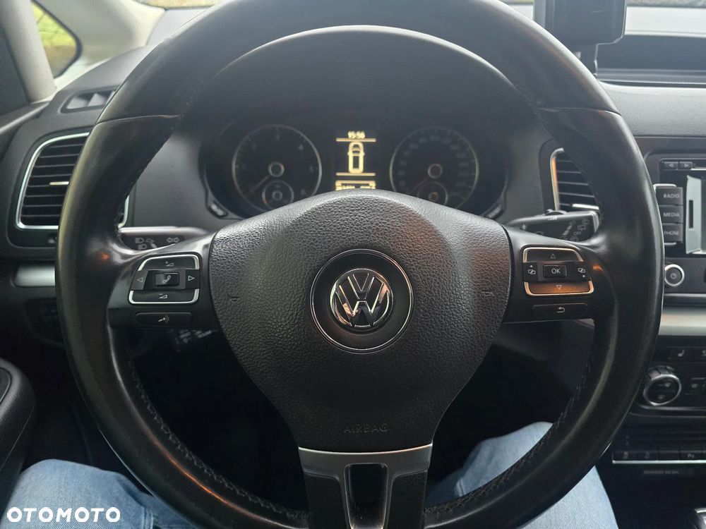 Volkswagen Sharan 2.0 TDI Comfortline DSG - 12