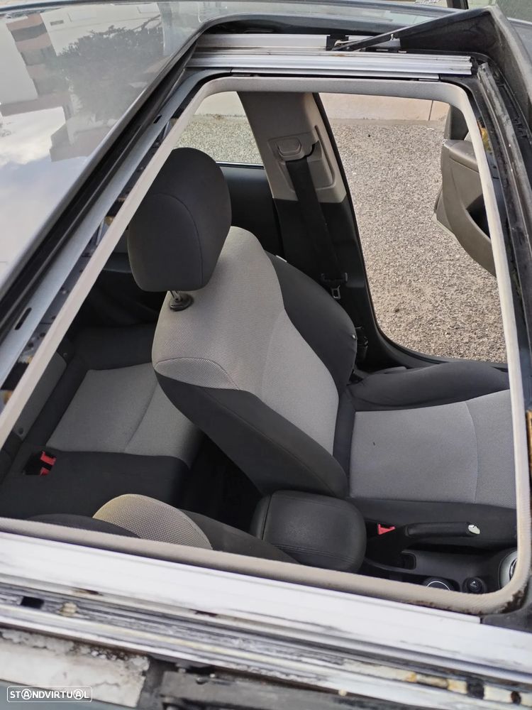 Chevrolet Cruze 1.6 LS - 4