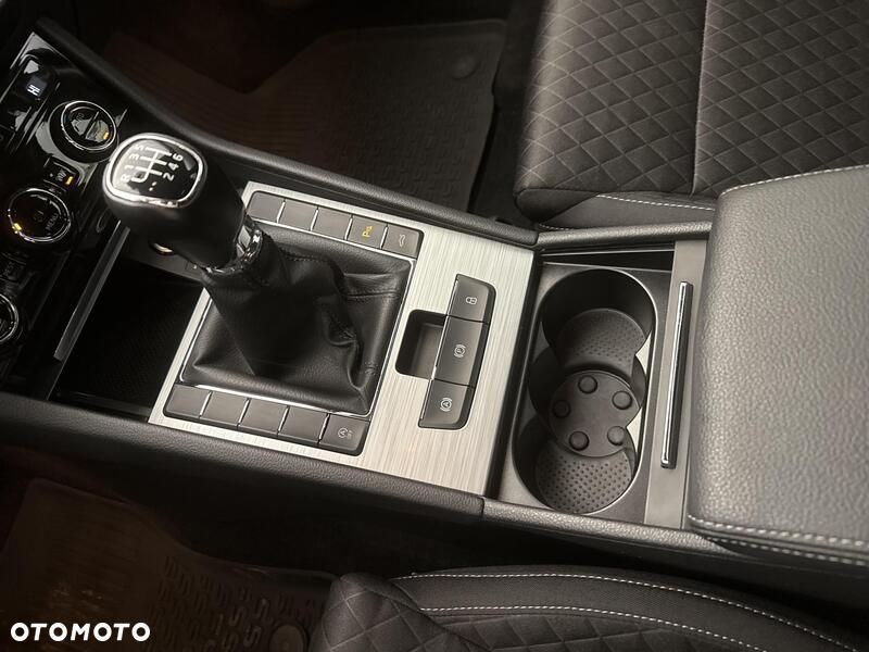 Skoda Superb 2.0 TDI SCR Ambition - 17