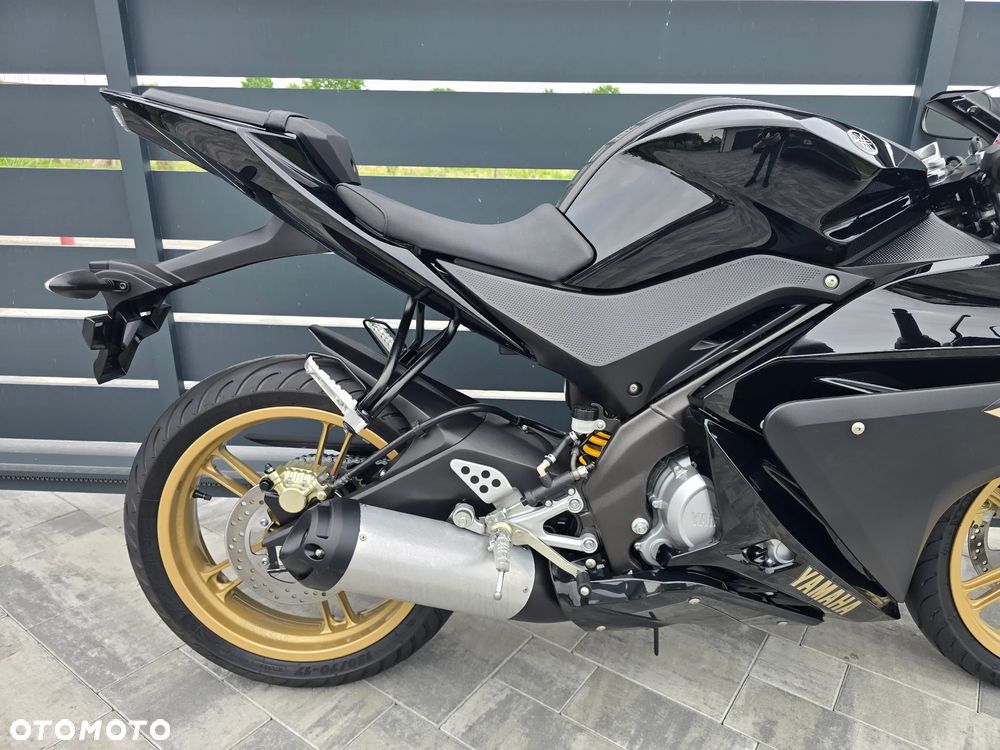 Yamaha YZF - 12