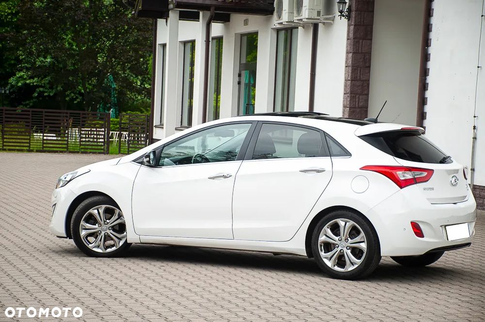 Hyundai i30 blue 1.6 CRDi Trend - 16
