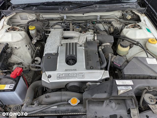 Nissan Laurel - 6