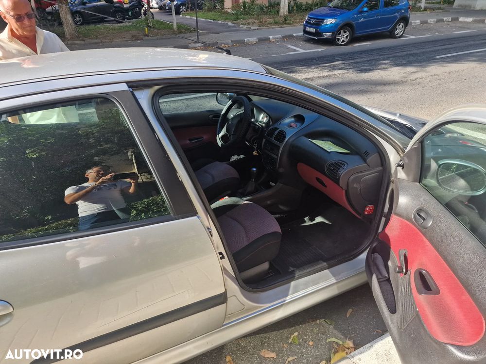 Peugeot 206 - 1