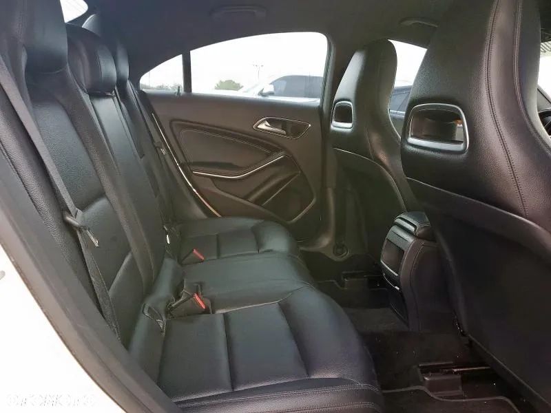 Mercedes-Benz CLA 250 4Matic 7G-DCT AMG Line - 9