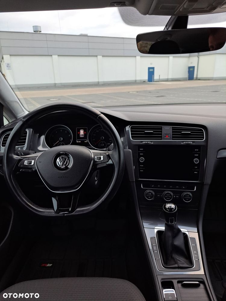 Volkswagen Golf - 9