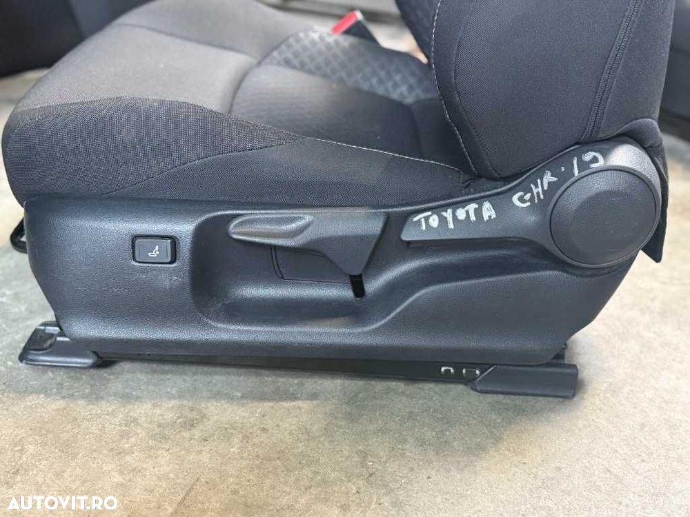 Interior Toyota CH-R 2019 - 3