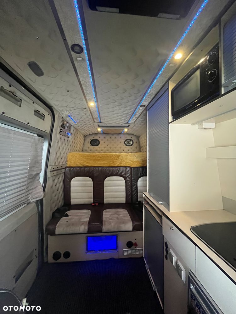 Volkswagen Crafter - 12