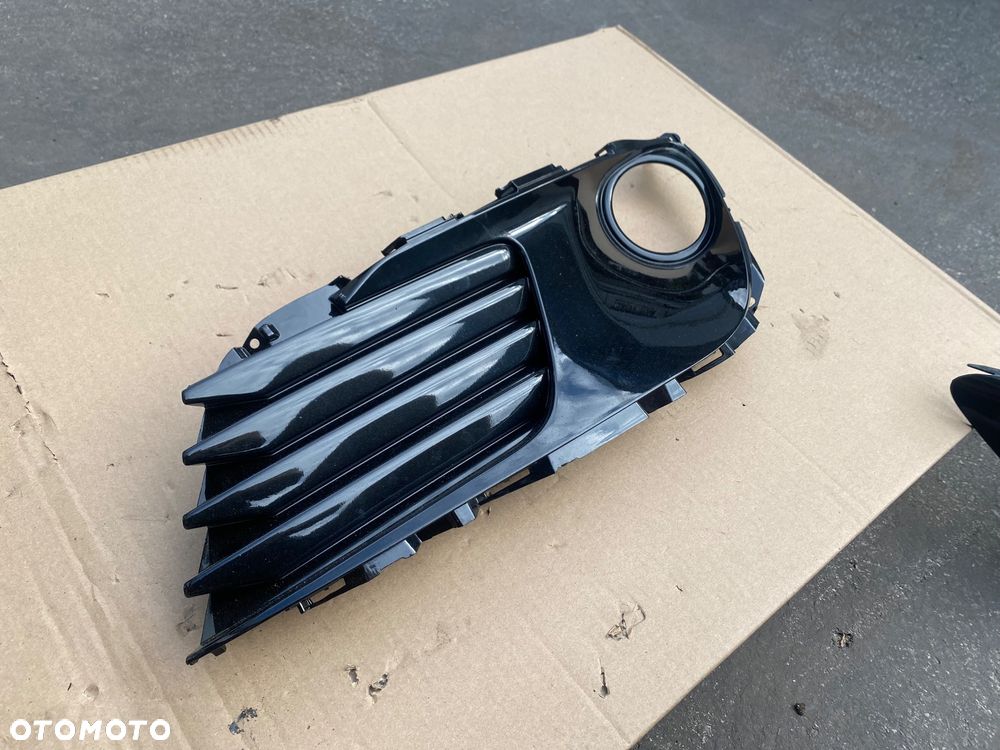 TOYOTA AURIS 2 II lift E180 E18 ORYGINALNA ! ! ! PRAWA KRATKA ZAŚLEPKA RAMKA OSŁONA OBUDOWA HALOGENU NA HALOGEN kratka zderzaka przedniego w zderzak przedni prawy przód 81481-02580 81481-02600 52030-02210 - 5