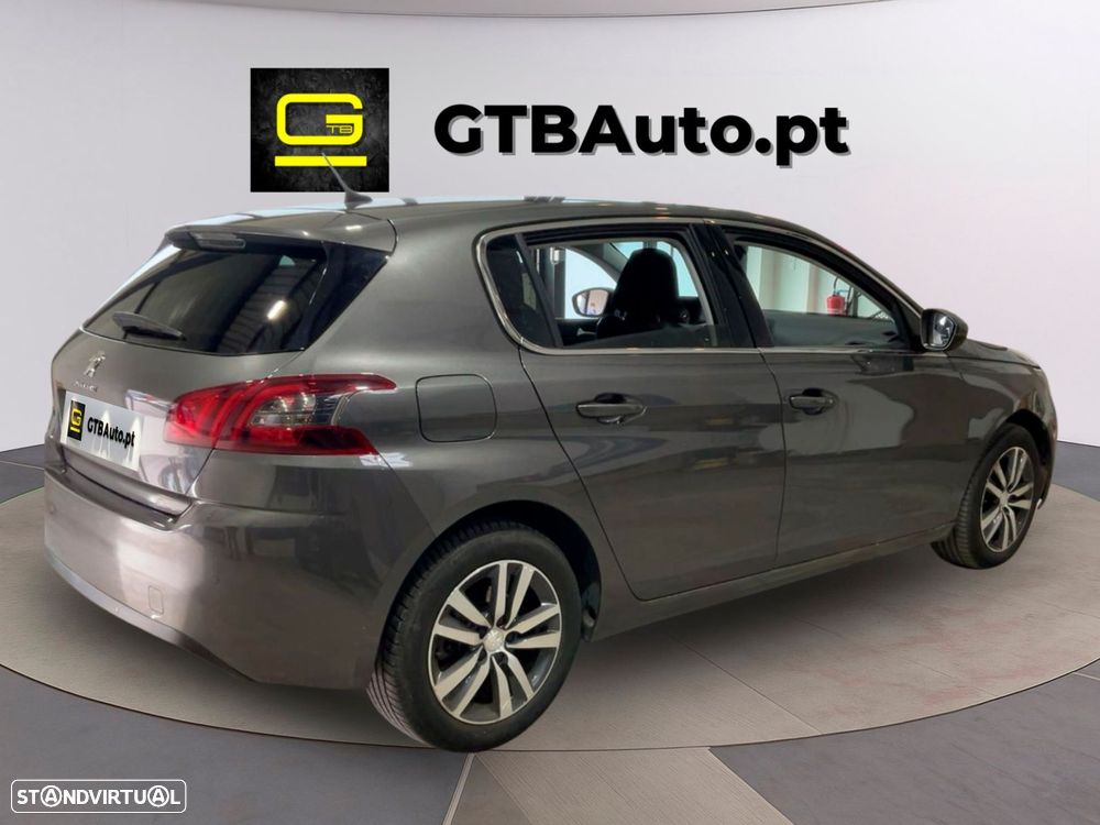 Peugeot 308 - 8