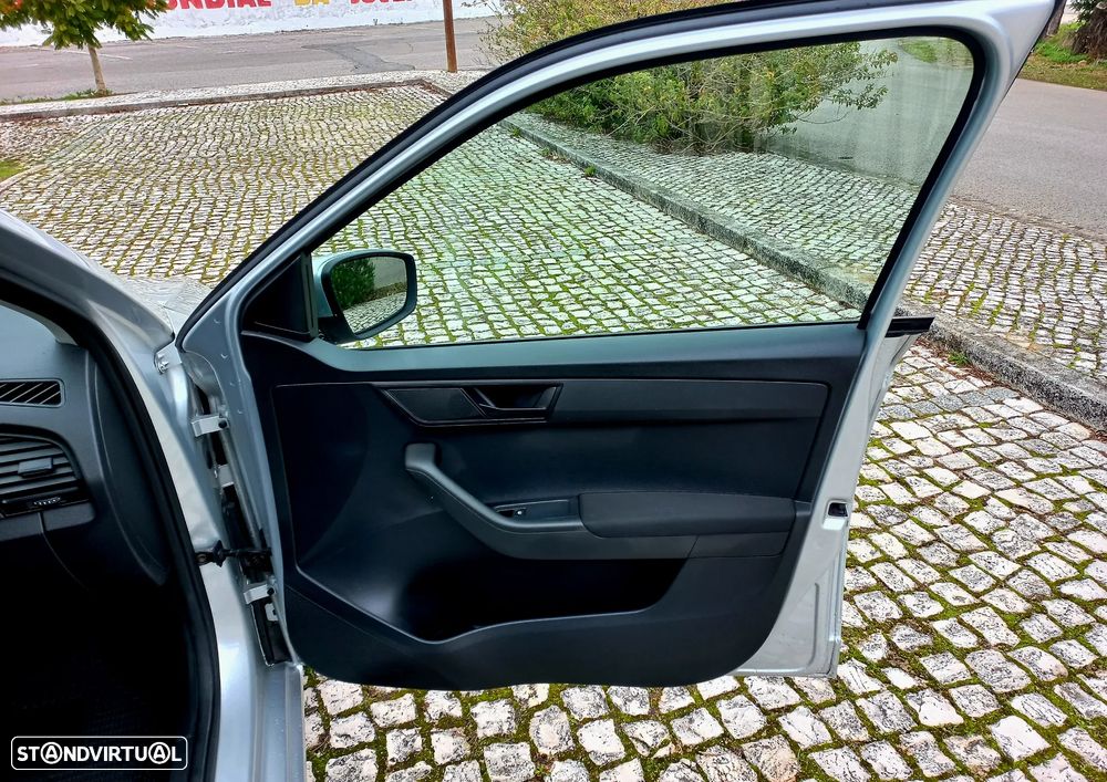 Skoda Fabia Break 1.0 Active Plus - 7