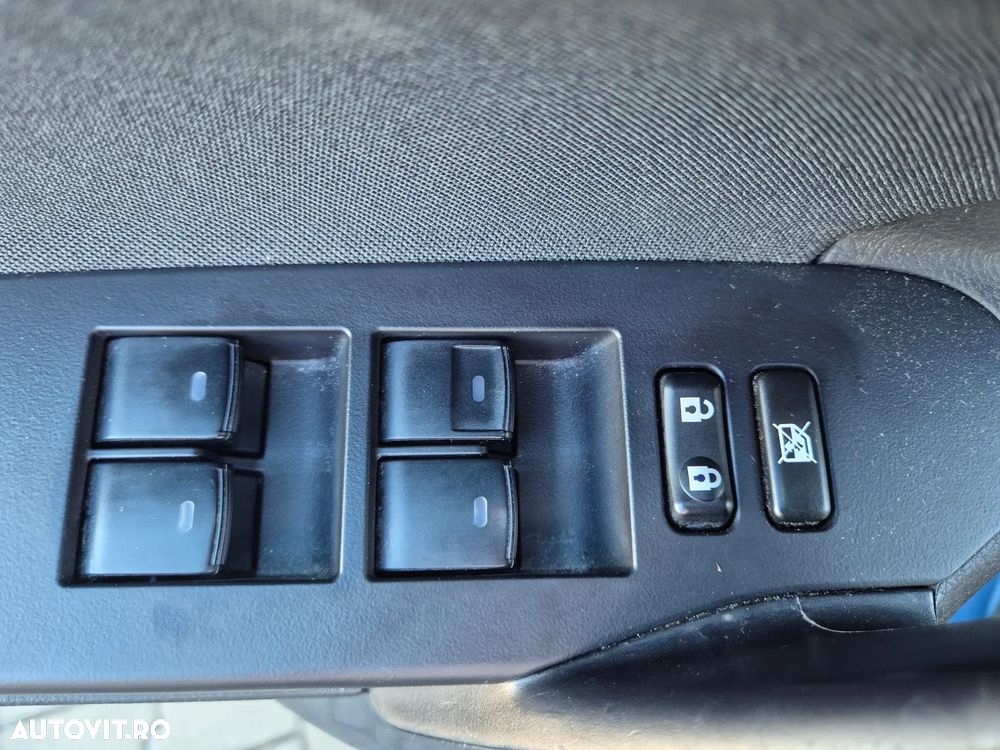 Toyota Auris 1.8 L VVT-i HSD Luna - 10