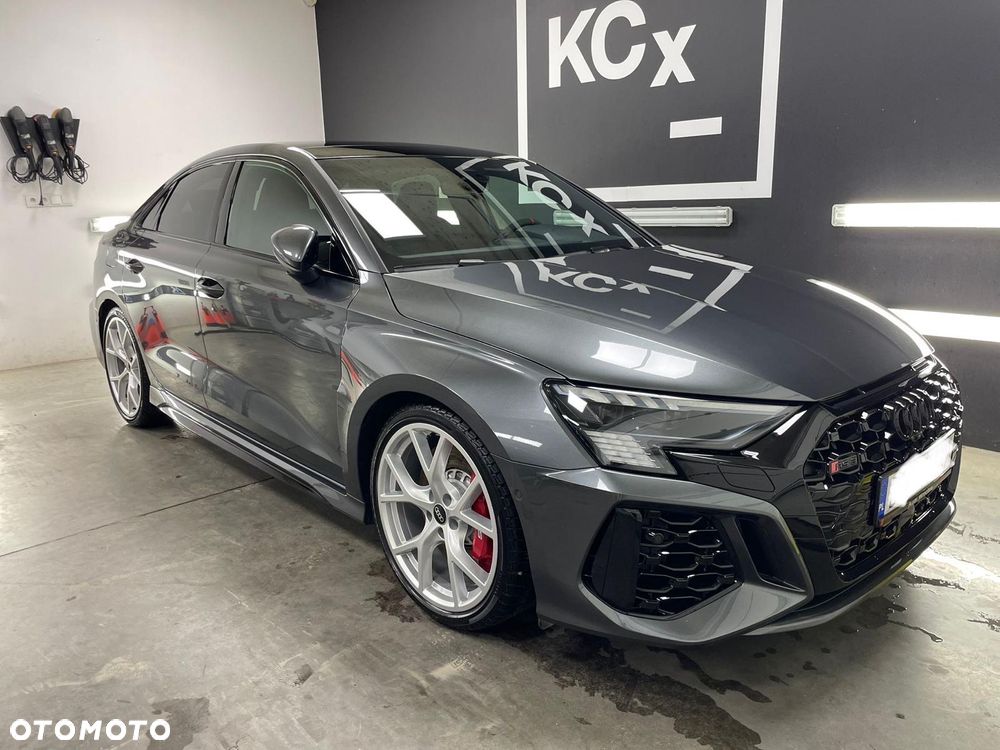Audi RS3 Limousine - 4