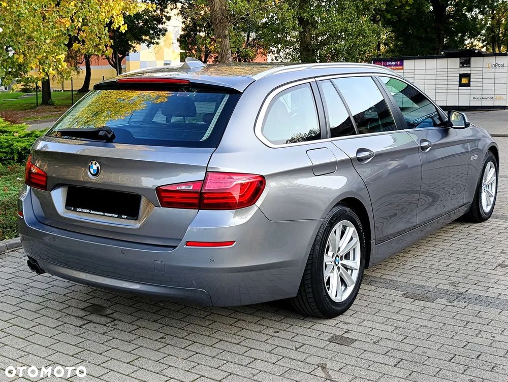 BMW Seria 5 525d Touring Sport-Aut Luxury Line - 31
