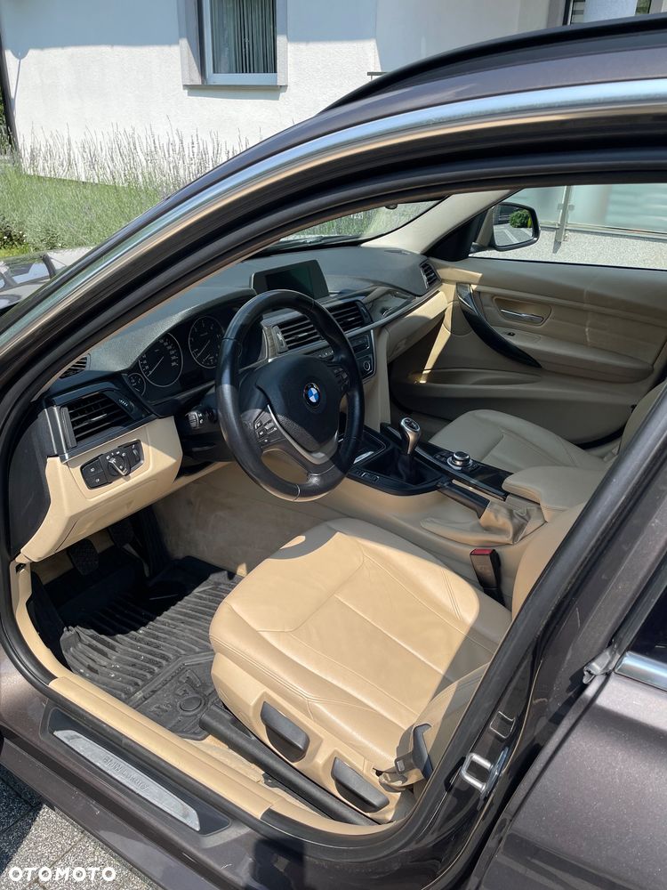 BMW Seria 3 318d Luxury Line - 15