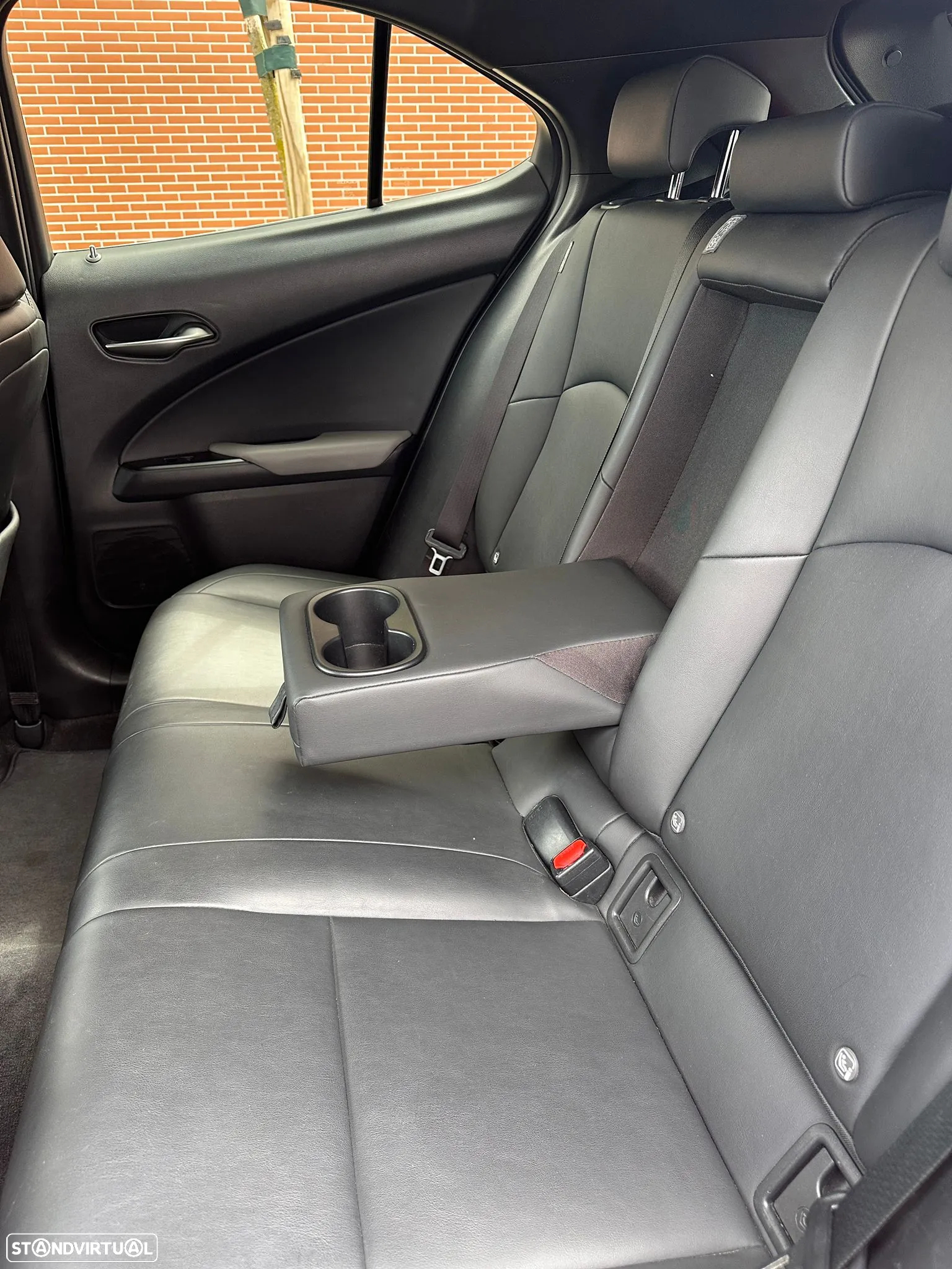Lexus UX 250h Special Edition (LCA) - 10