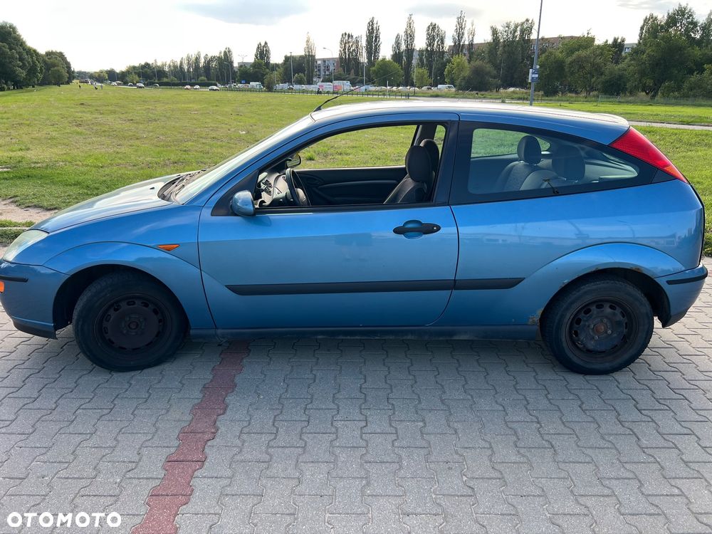 Ford Focus 1.4 Ambiente - 1