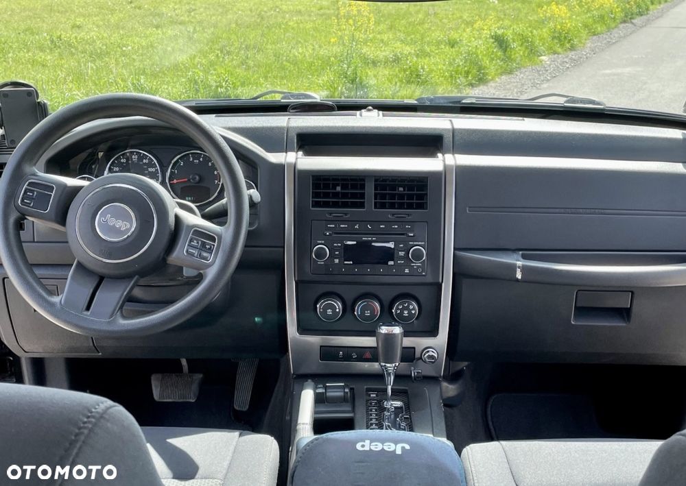 Jeep Liberty 3.7 4x4 - 7