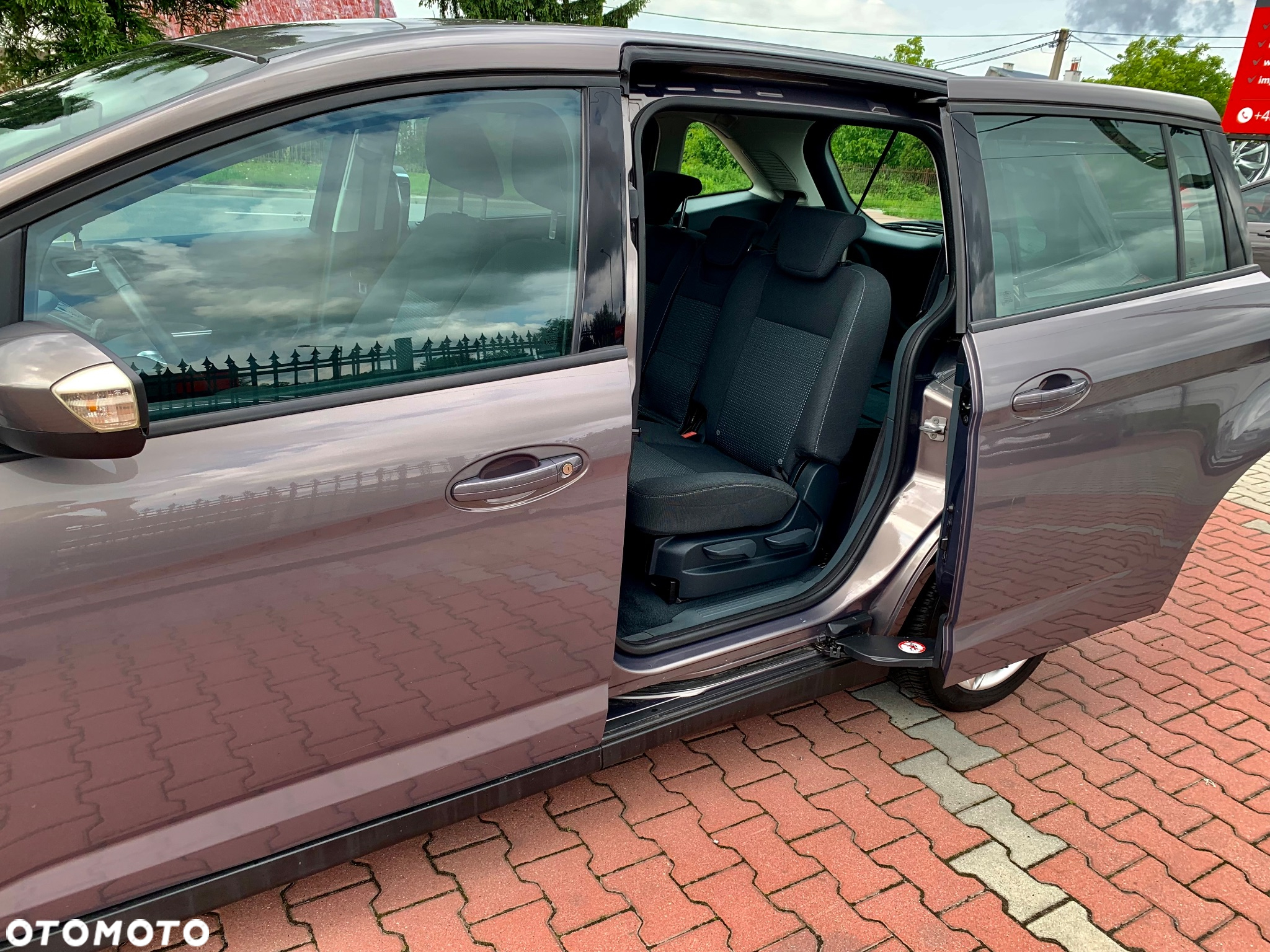 Ford Grand C-MAX - 15