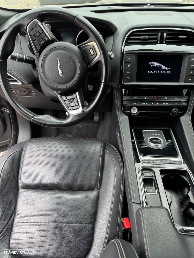Jaguar F-Pace 2.0 i4D R-Sport Aut. - 10
