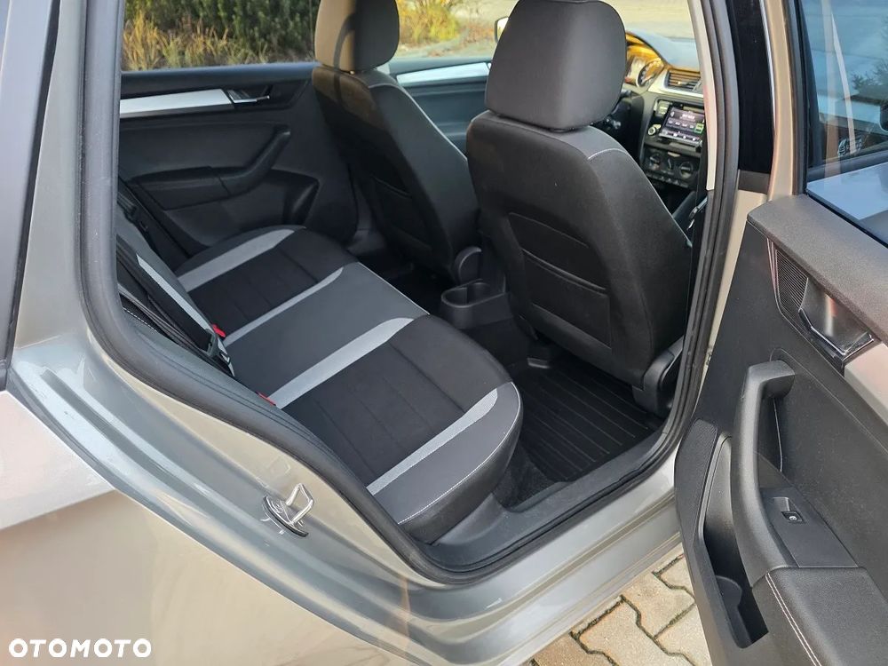 Skoda RAPID Spb 1.0 TSI Style - 13