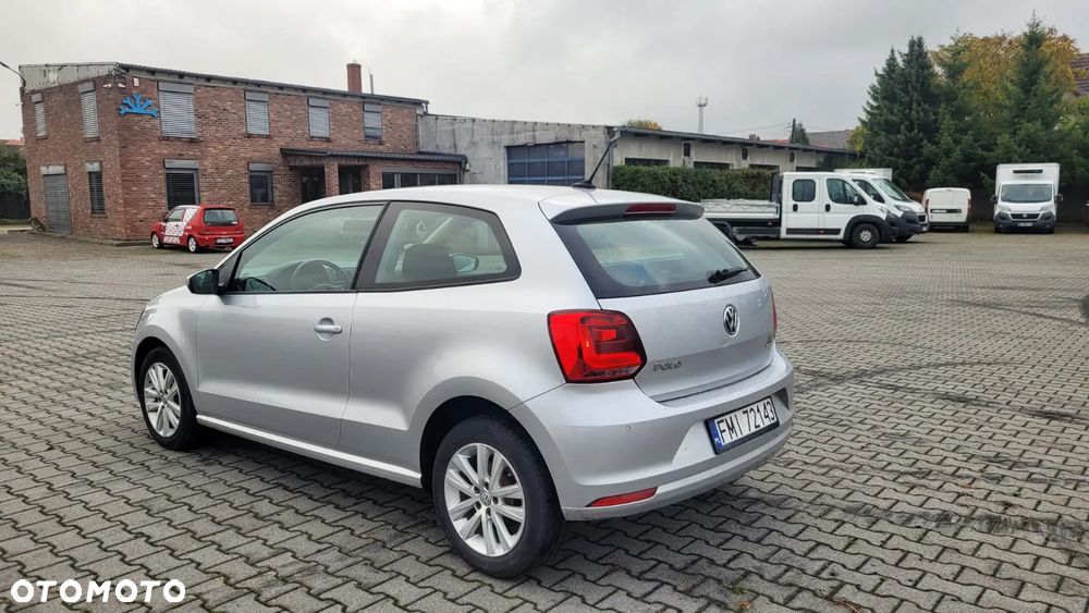 Volkswagen Polo 1.4 TDI (Blue Motion Technology) Comfortline - 14