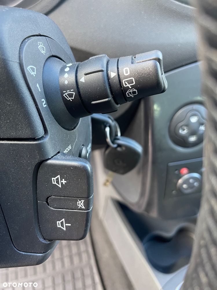 Renault Clio - 22