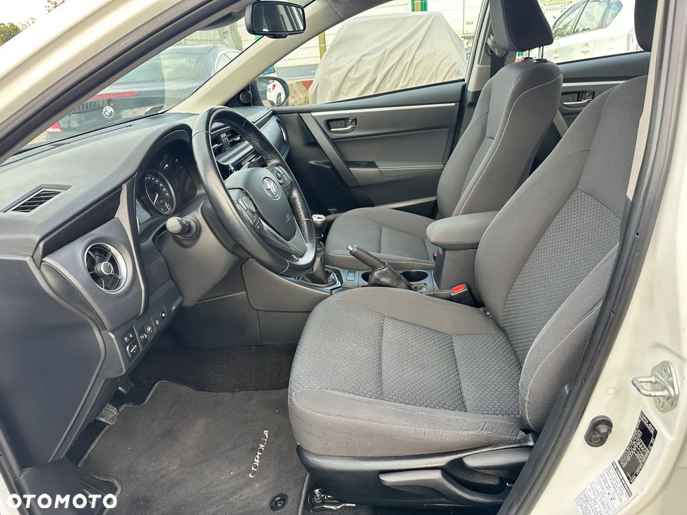Toyota Corolla - 11
