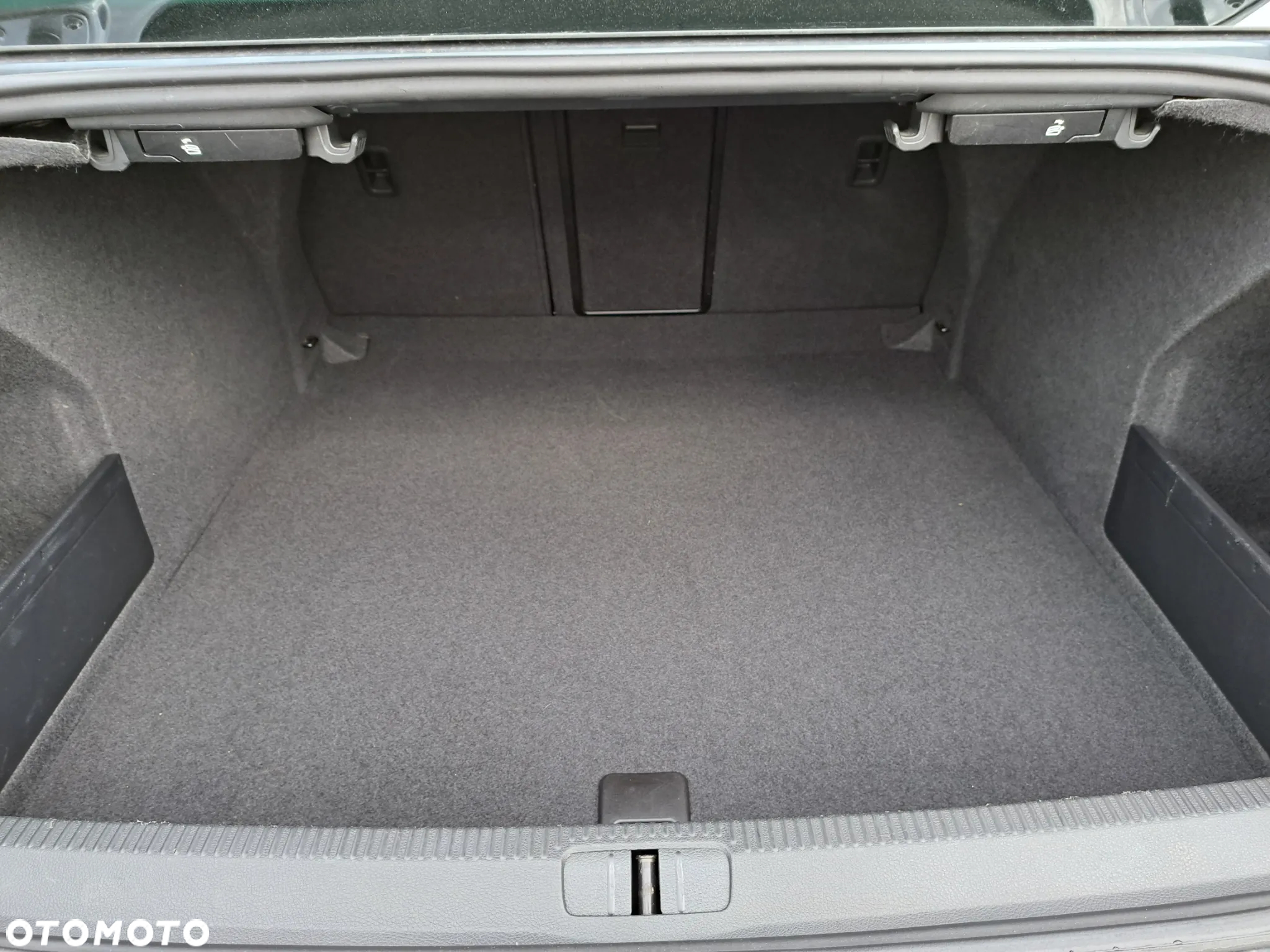 Volkswagen Passat - 38