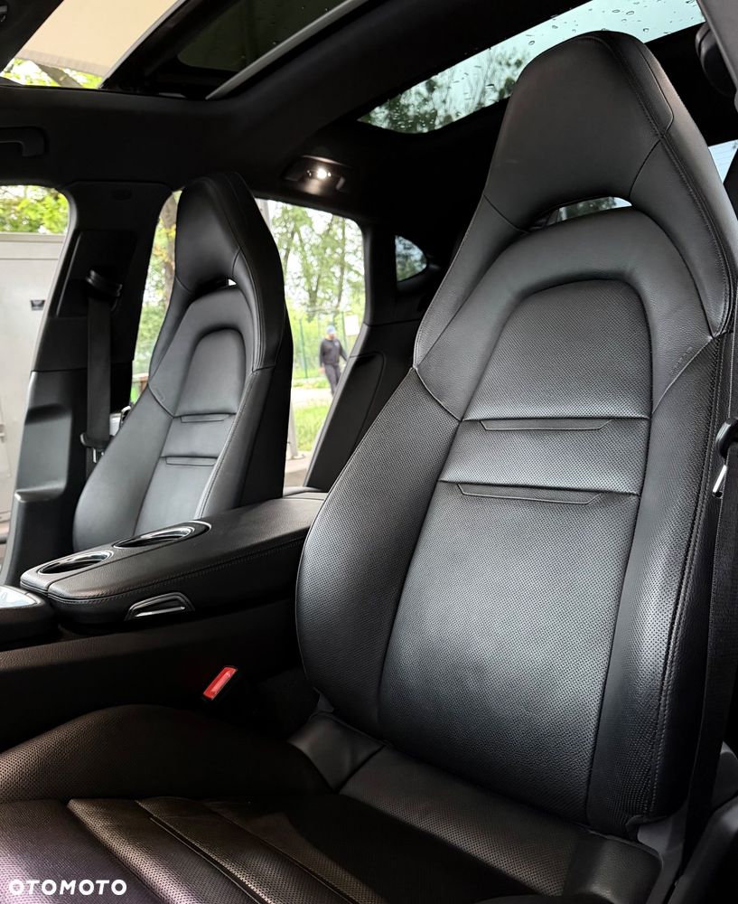 Porsche Panamera - 25
