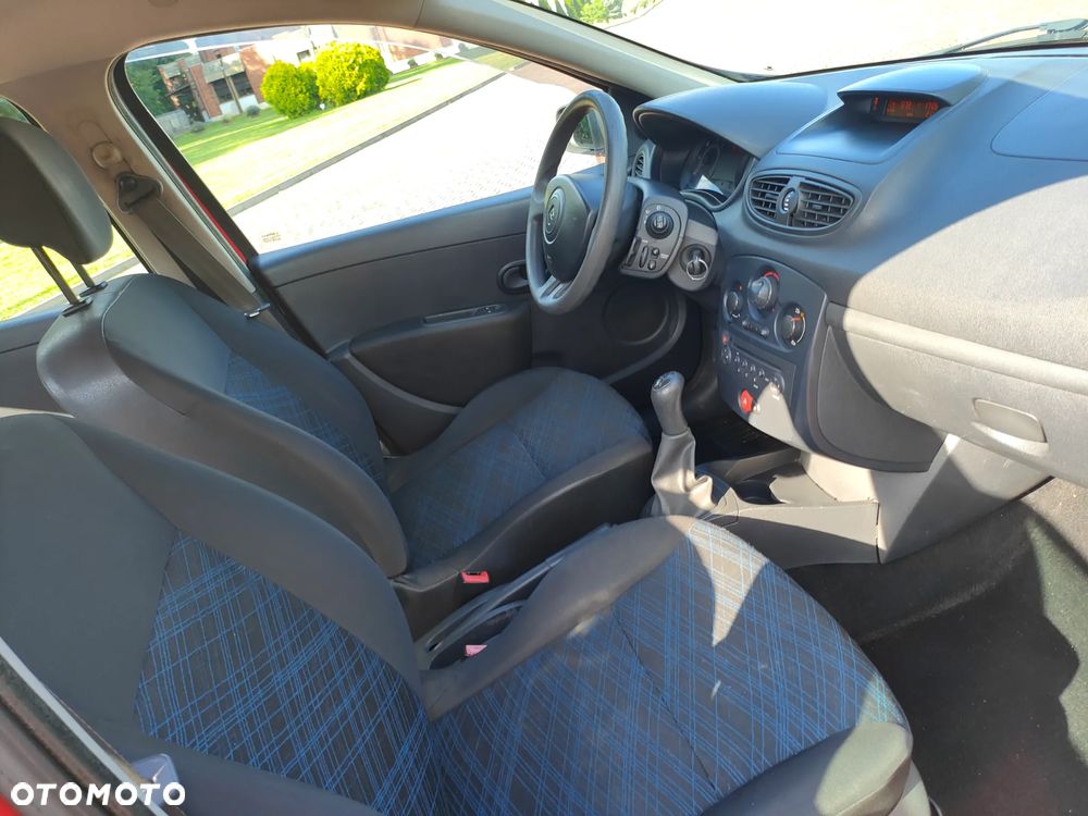 Renault Clio - 16