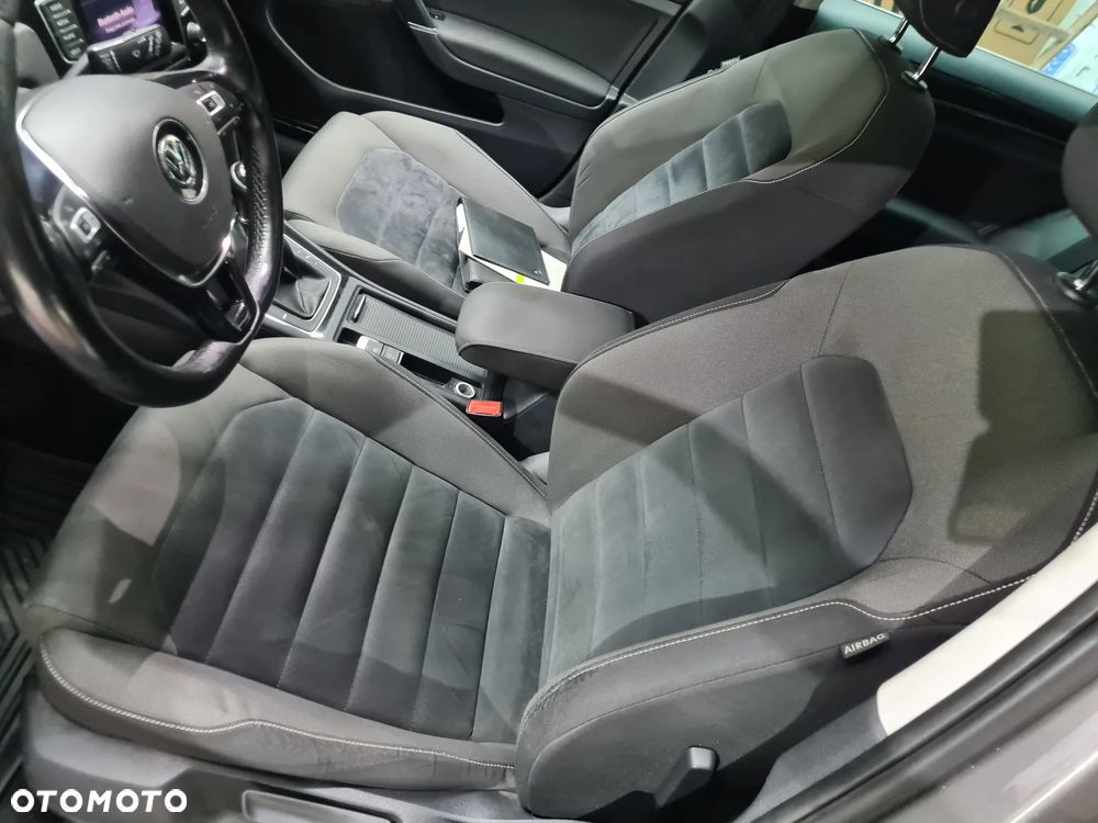 Volkswagen Golf - 5