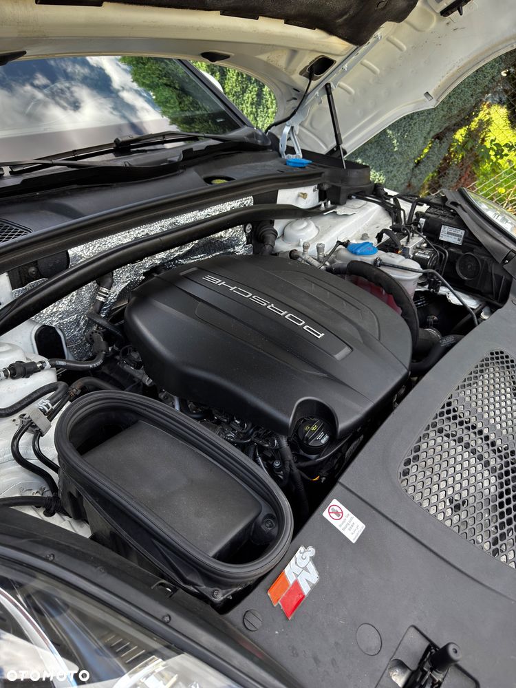 Porsche Macan - 16