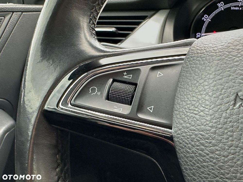 Skoda RAPID 1.0 TSI Ambition - 12