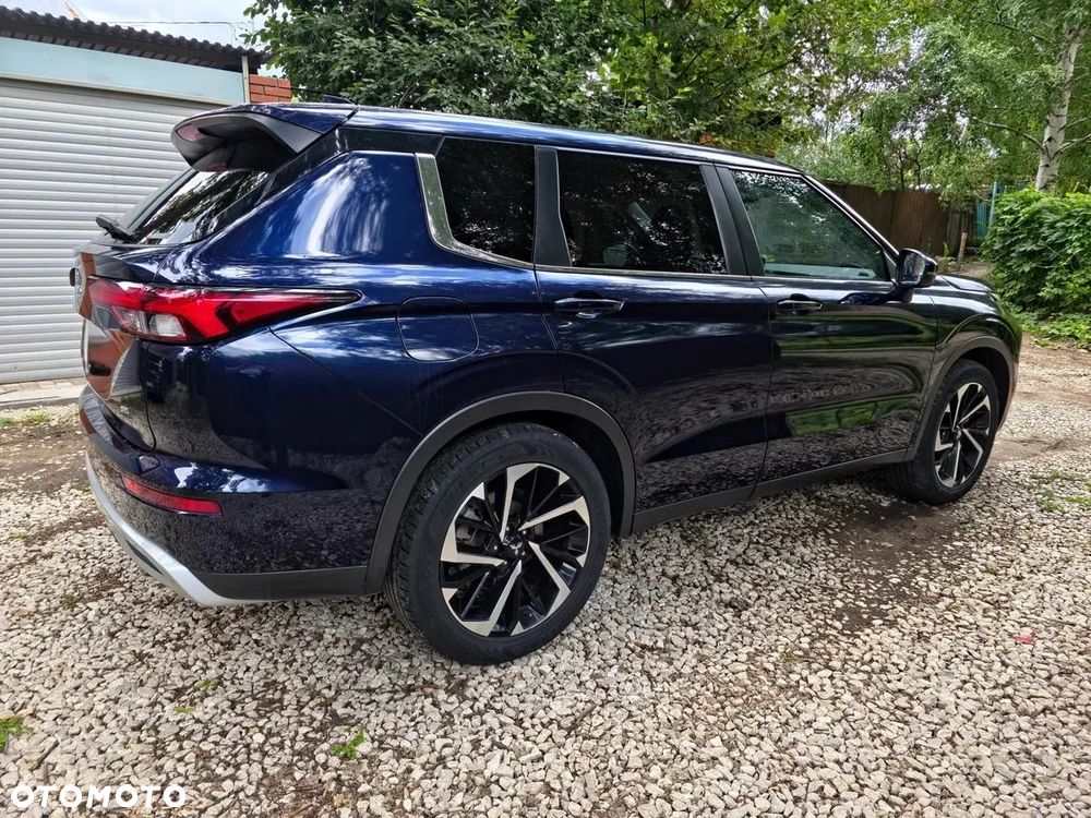 Mitsubishi Outlander - 11