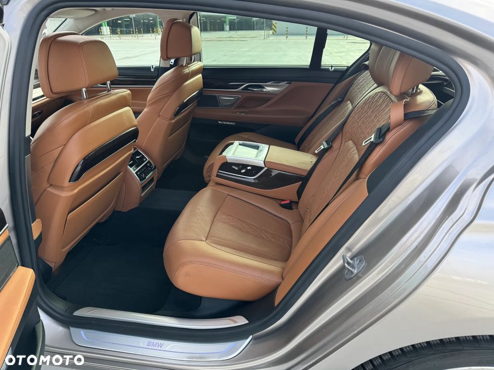 BMW Seria 7 740Li - 10