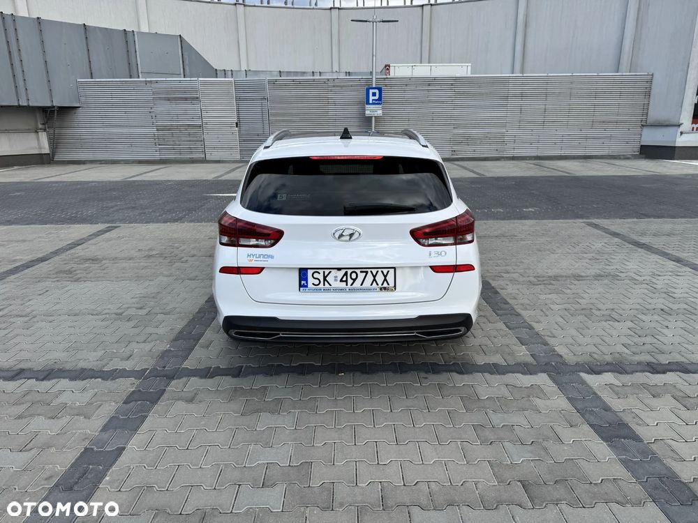 Hyundai i30 1.5 T-GDI 48V Executive DCT - 7