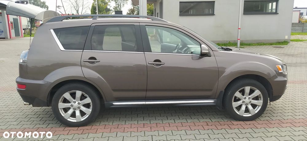 Mitsubishi Outlander - 5